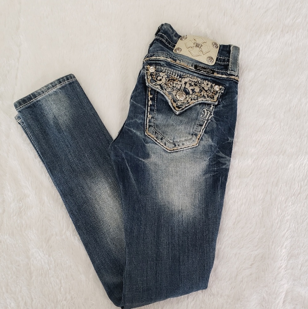Distressed Miss Me skinny jeans